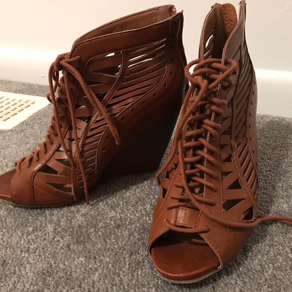 Lace up chestnut color wedges